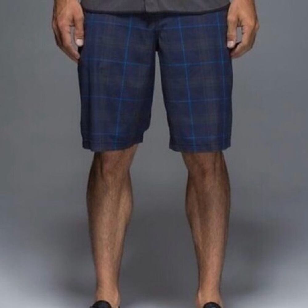 Lululemon men’s athletic golf shorts plaid kahuna pockets belt loops zip button